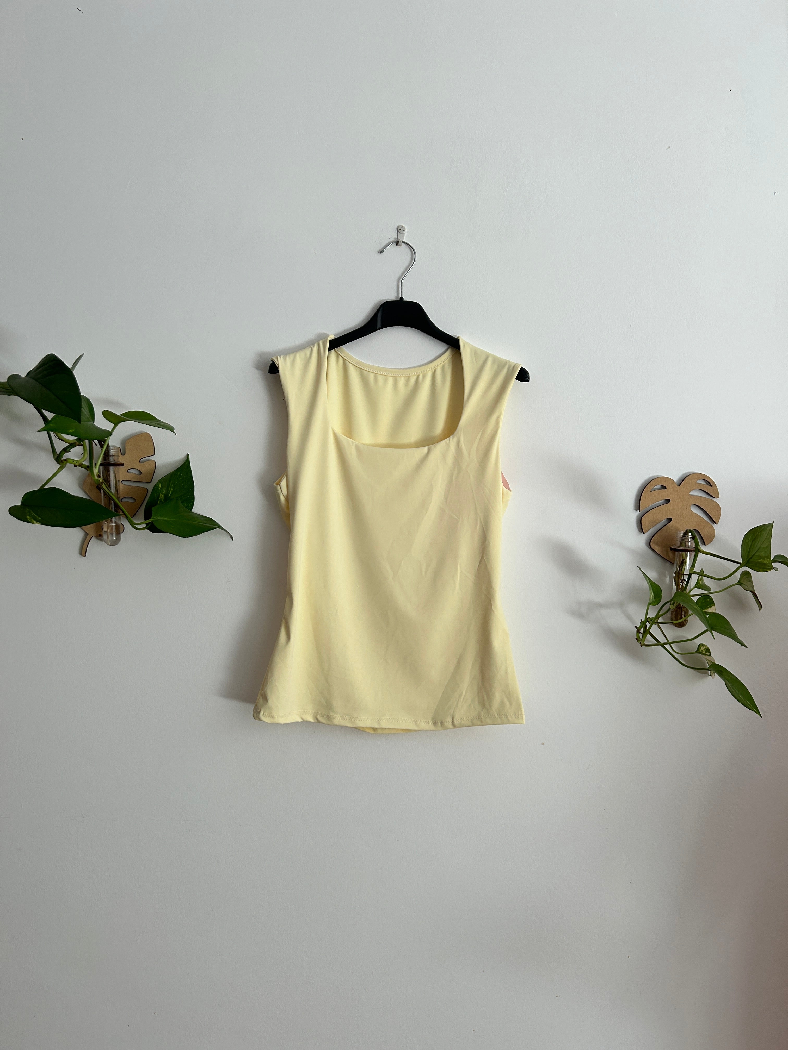 Camiseta Básica Premium – Varios Colores ✨