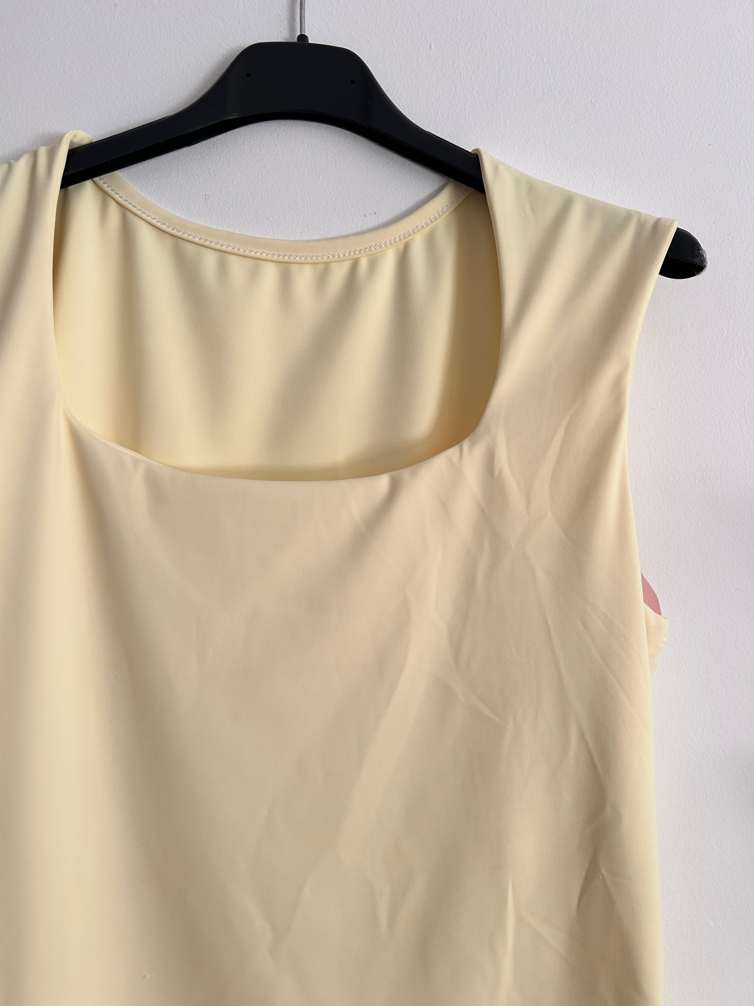 Camiseta Básica Premium – Varios Colores ✨
