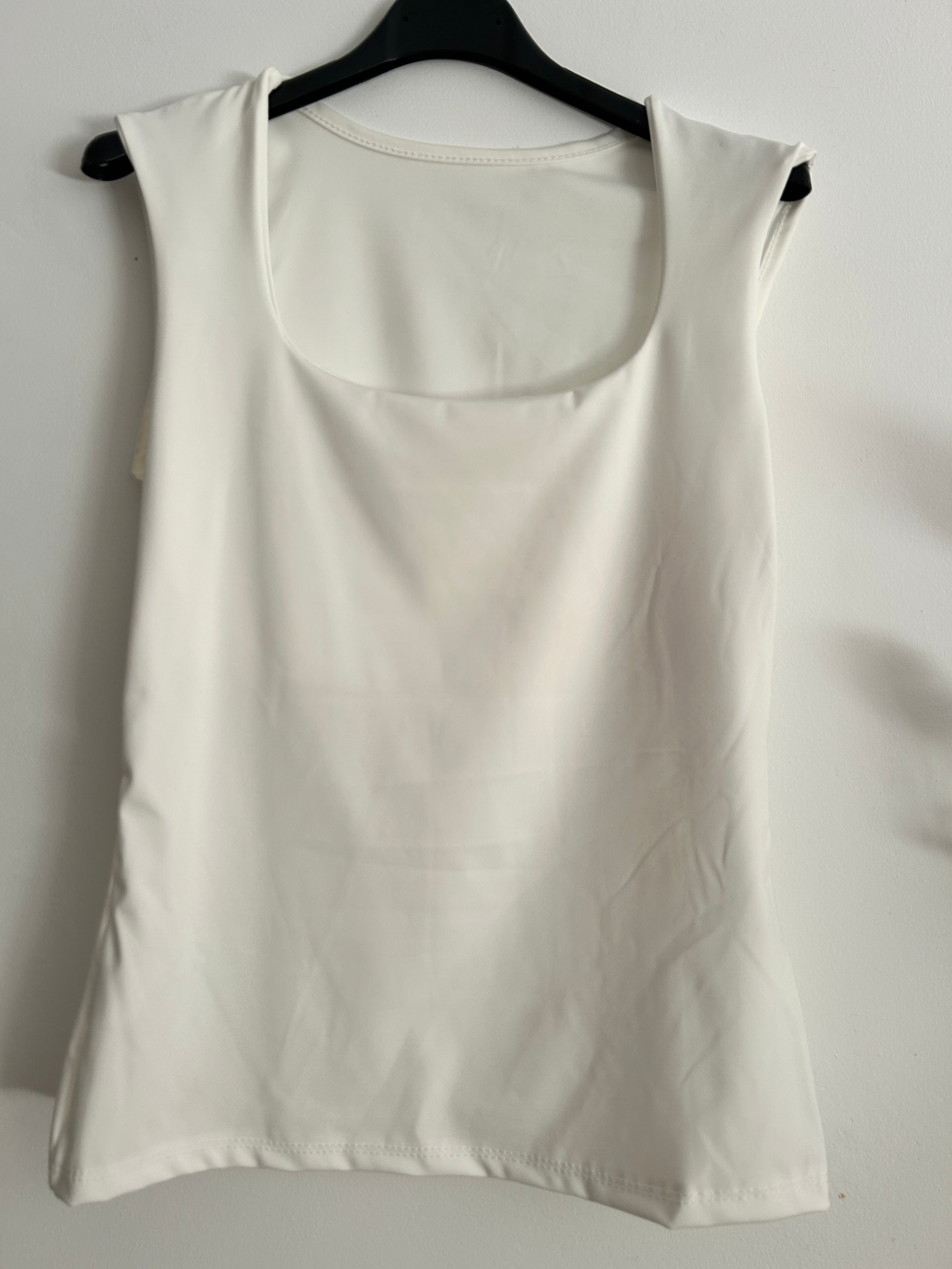 Camiseta Básica Premium – Varios Colores ✨