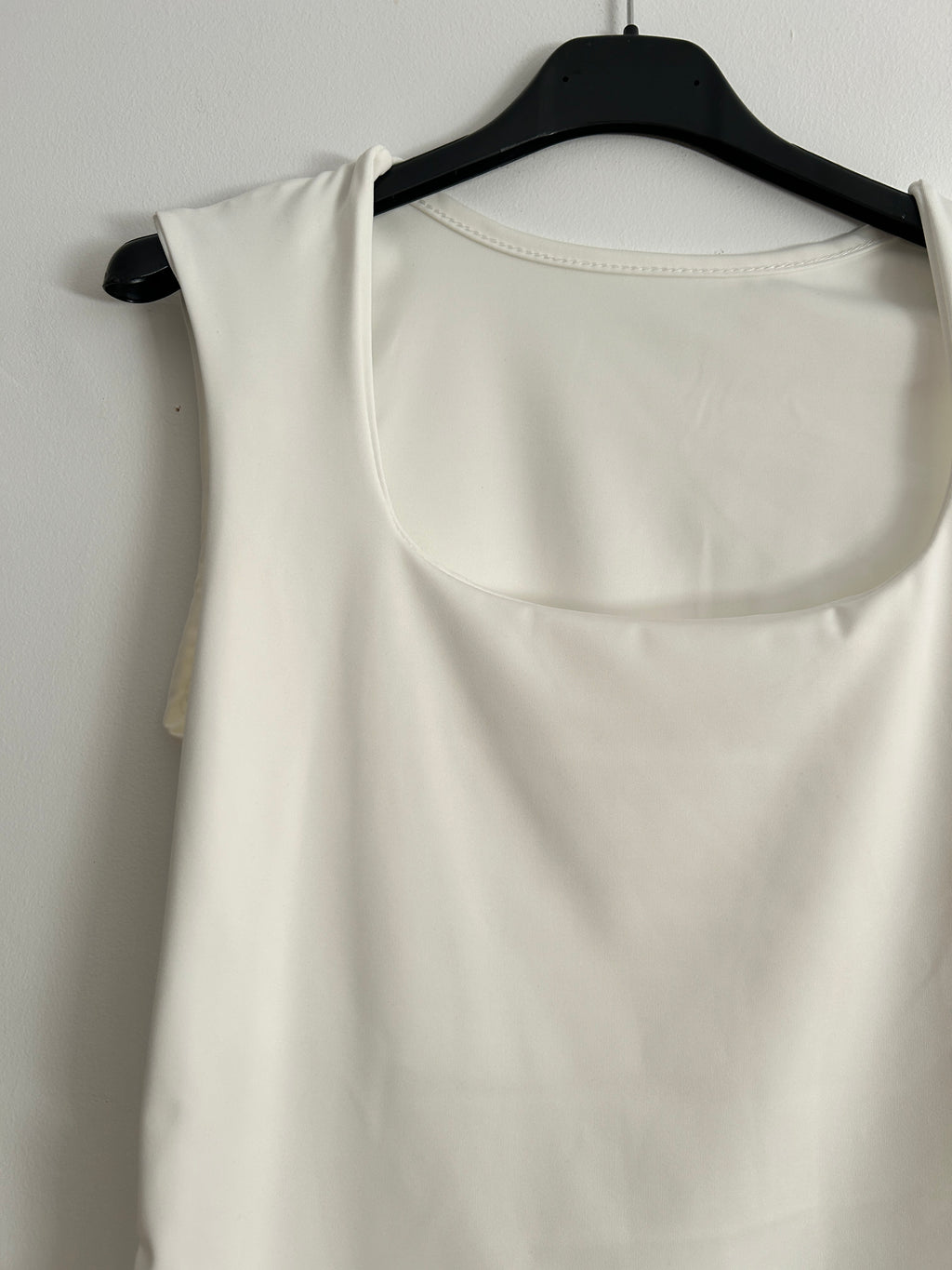 Camiseta Básica Premium – Varios Colores ✨