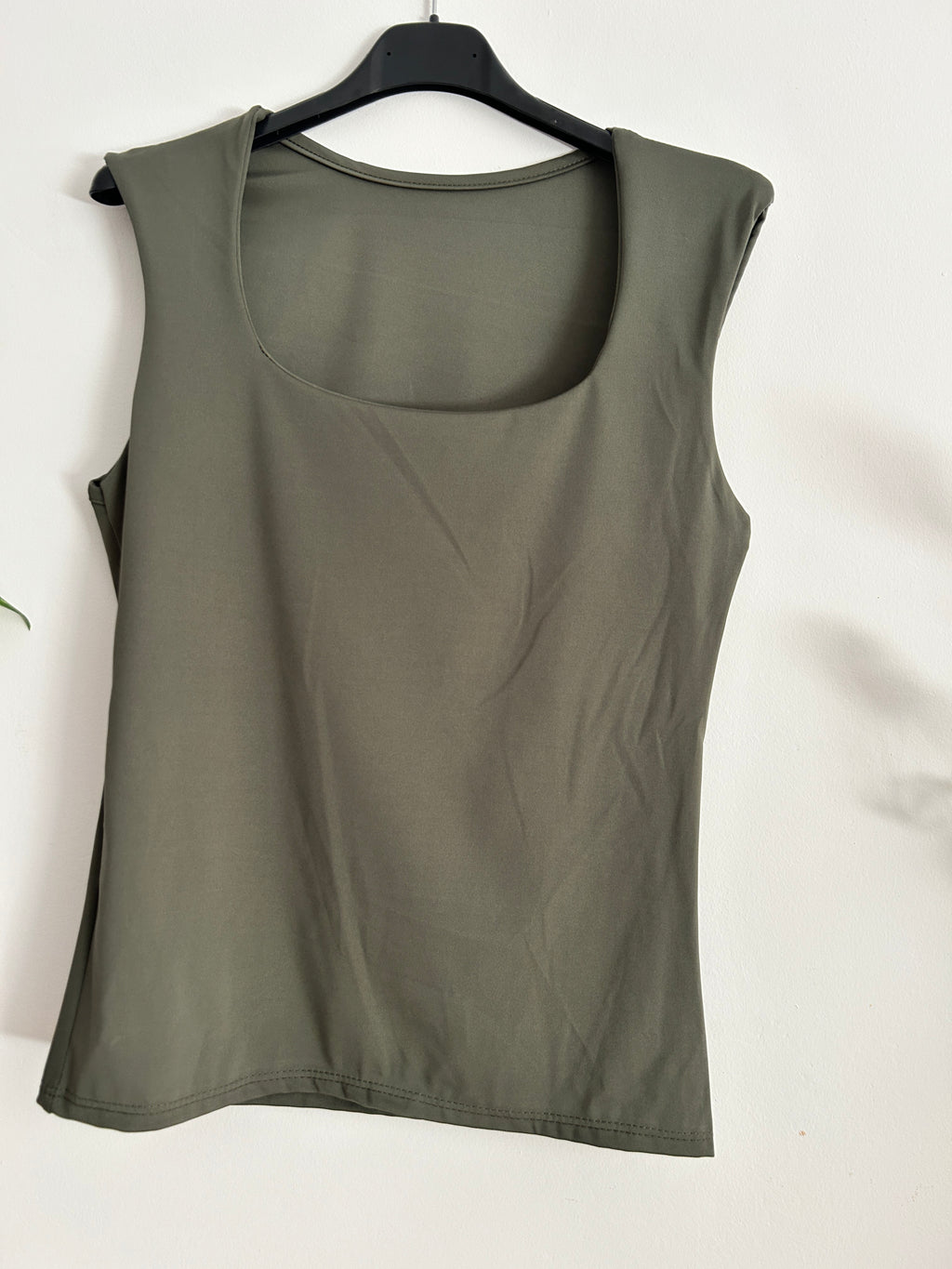Camiseta Básica Premium – Varios Colores ✨