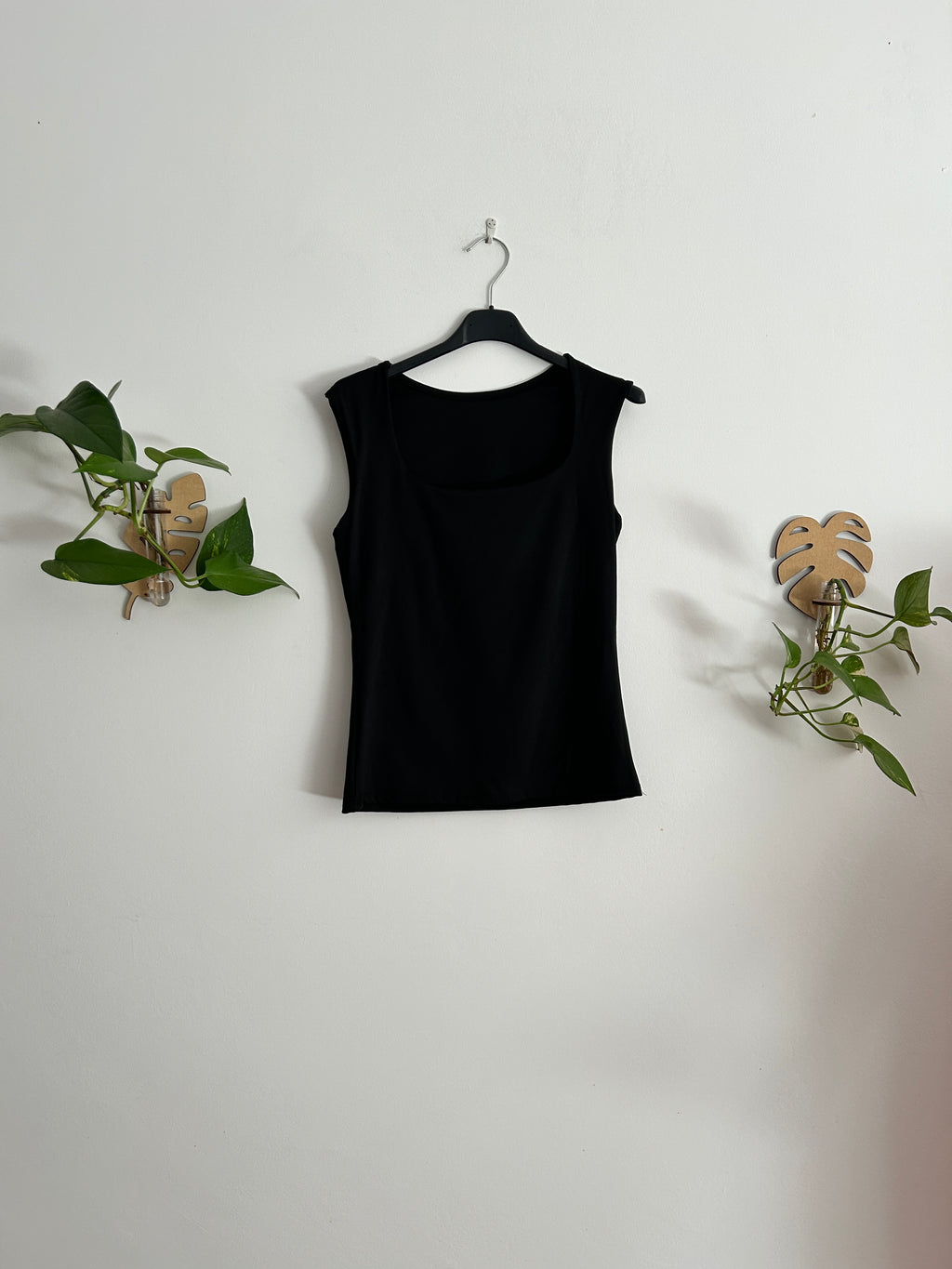 Camiseta Básica Premium – Varios Colores ✨