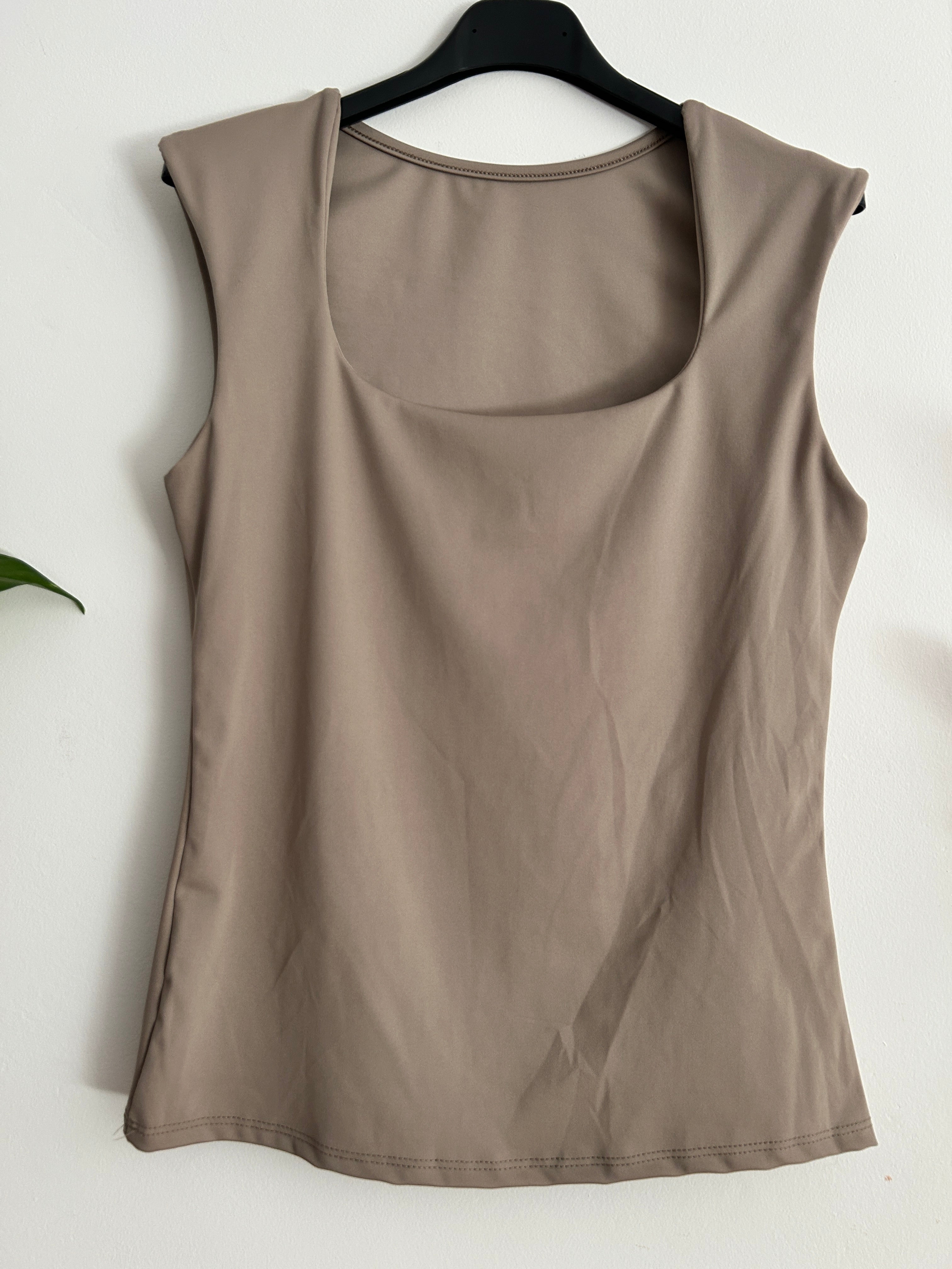 Camiseta Básica Premium – Varios Colores ✨