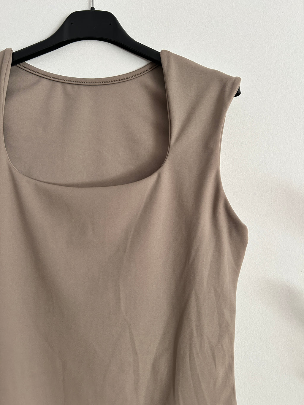 Camiseta Básica Premium – Varios Colores ✨