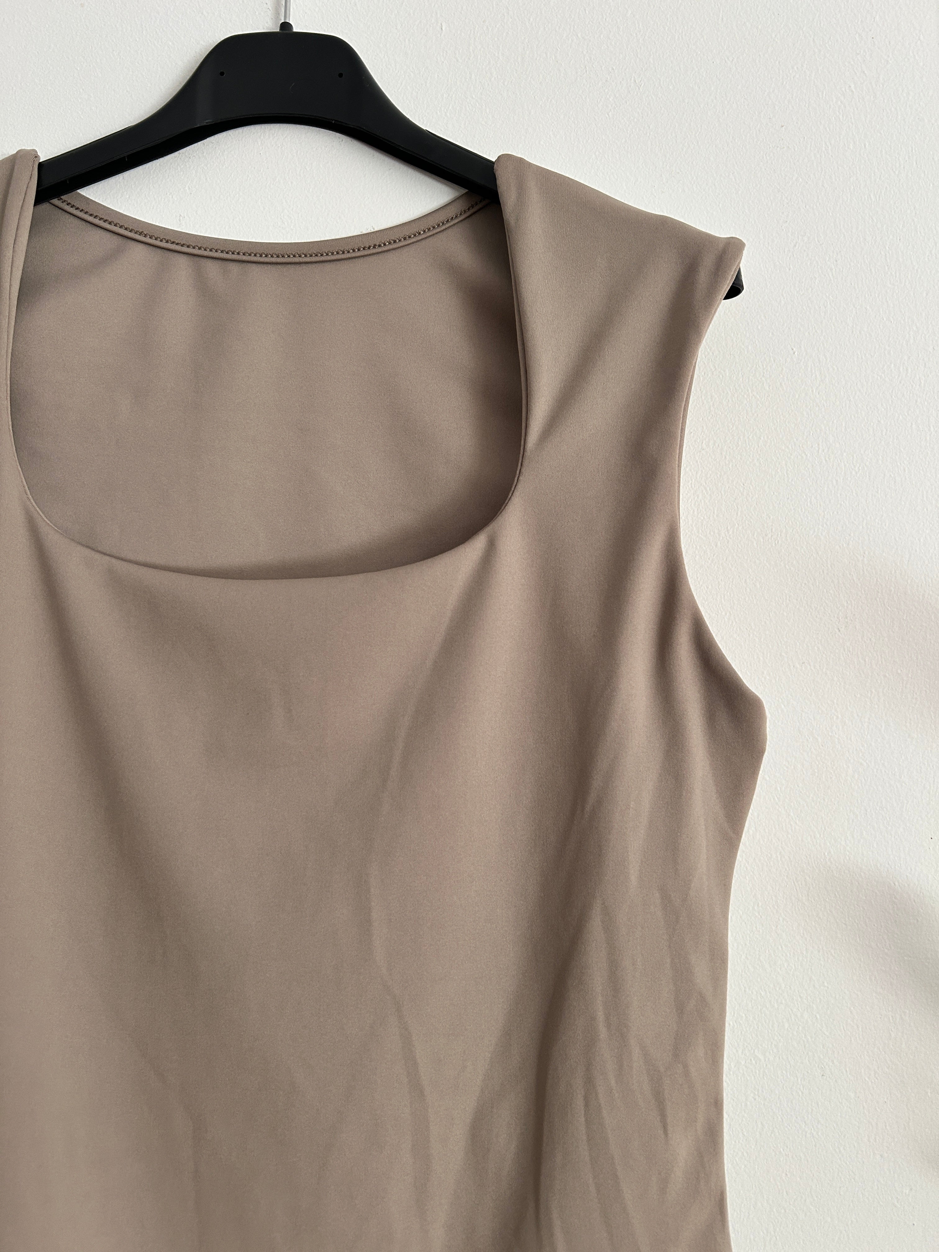 Camiseta Básica Premium – Varios Colores ✨