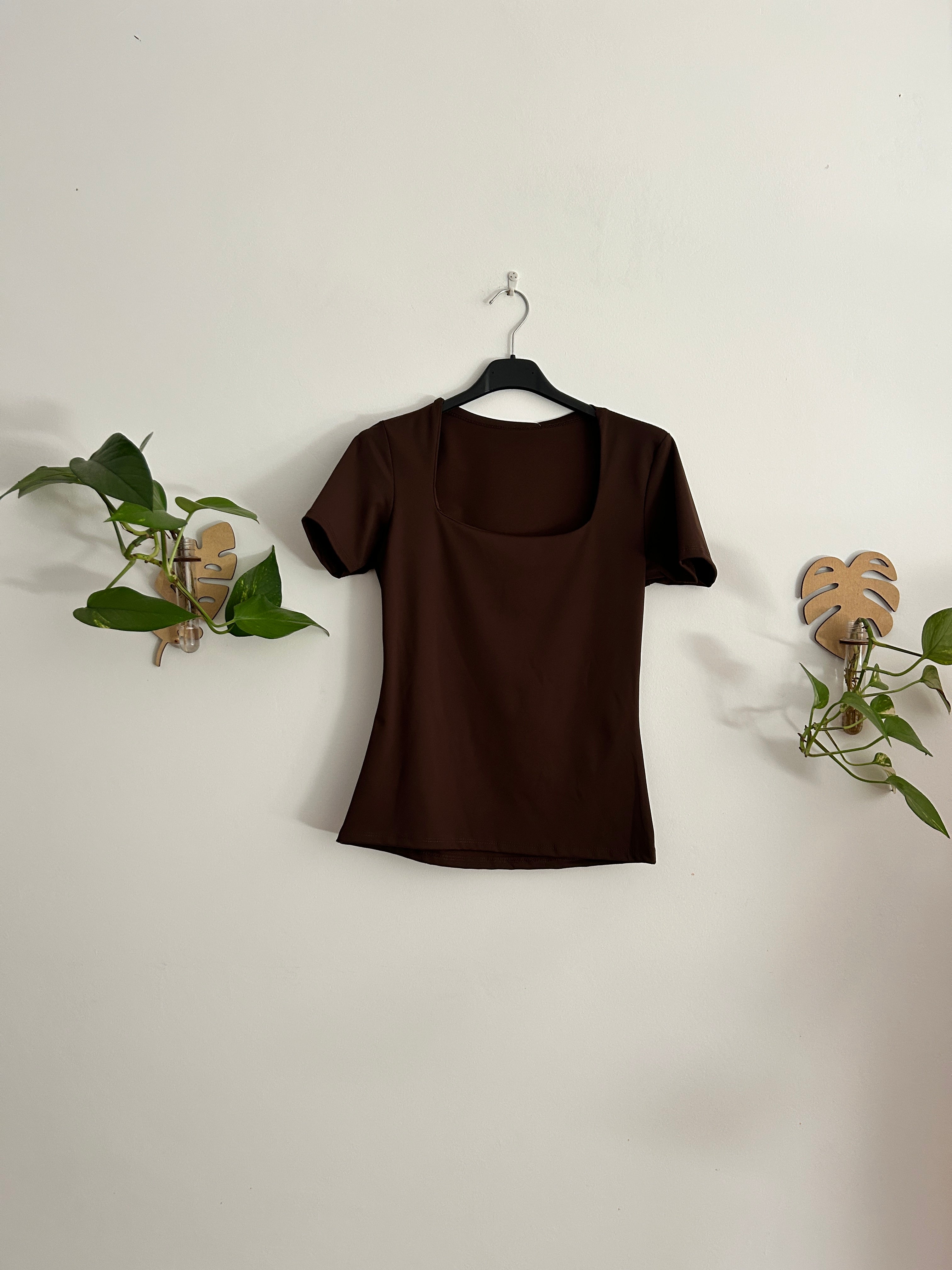 Camiseta Básica Premium de Manga Corta – Varios Colores ✨