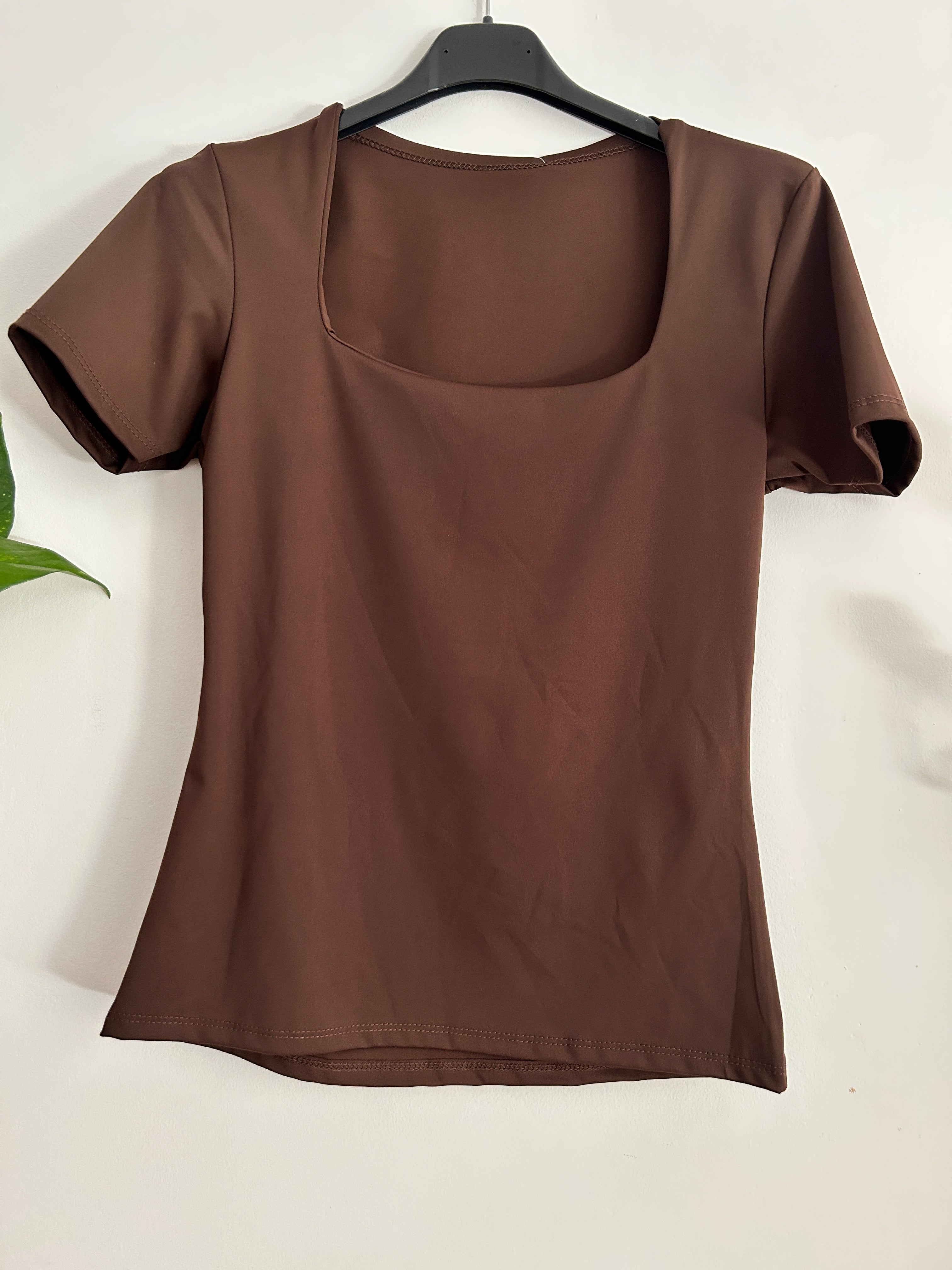 Camiseta Básica Premium de Manga Corta – Varios Colores ✨