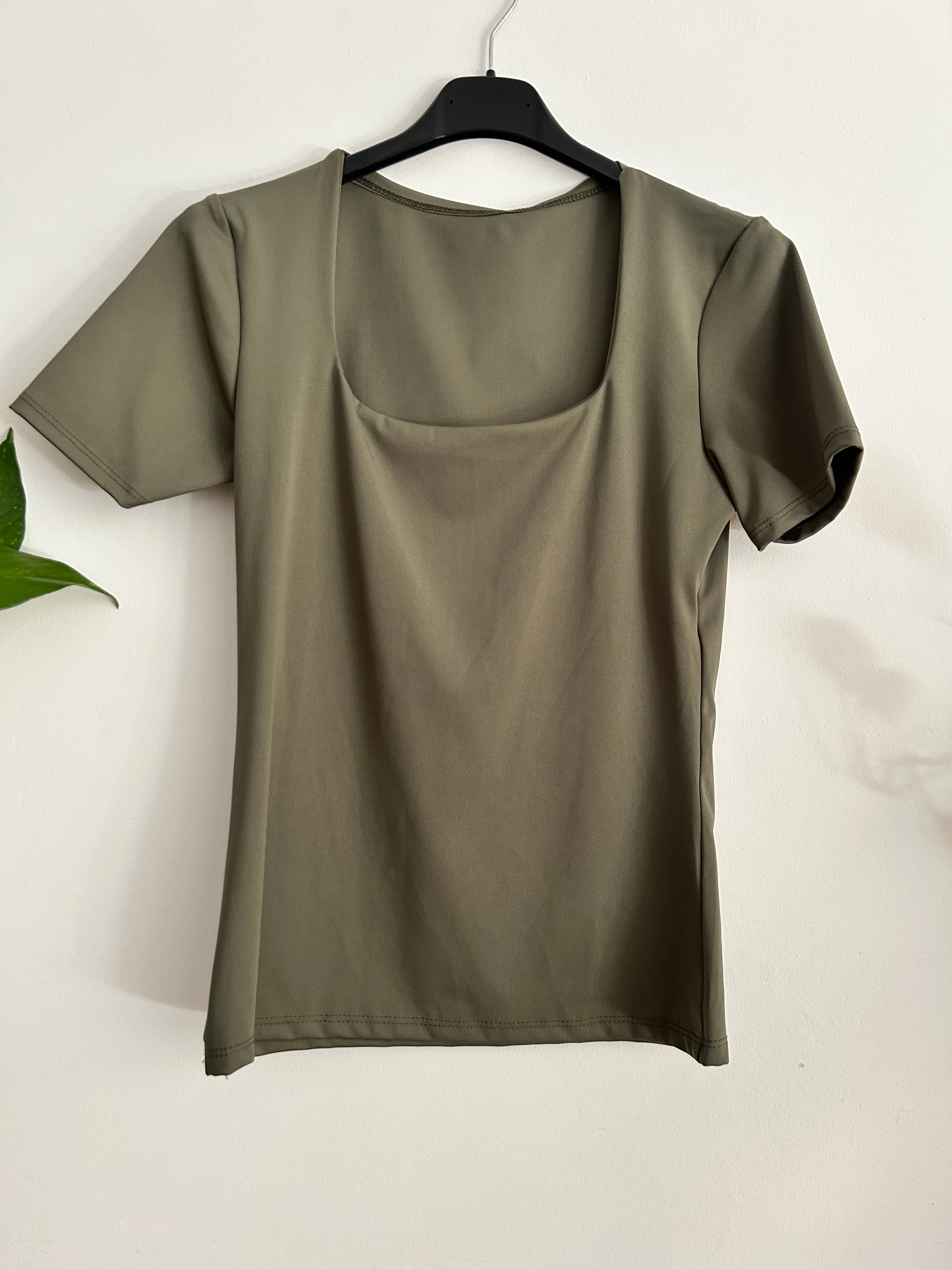 Camiseta Básica Premium de Manga Corta – Varios Colores ✨