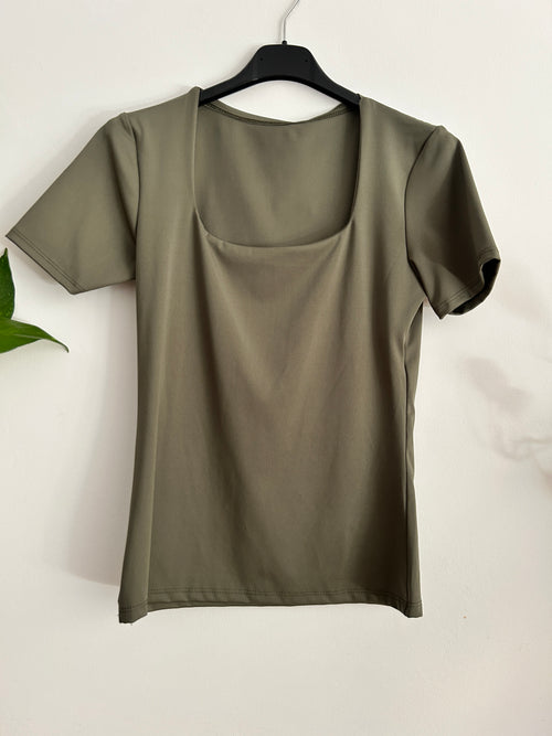Camiseta Básica Premium de Manga Corta – Varios Colores ✨
