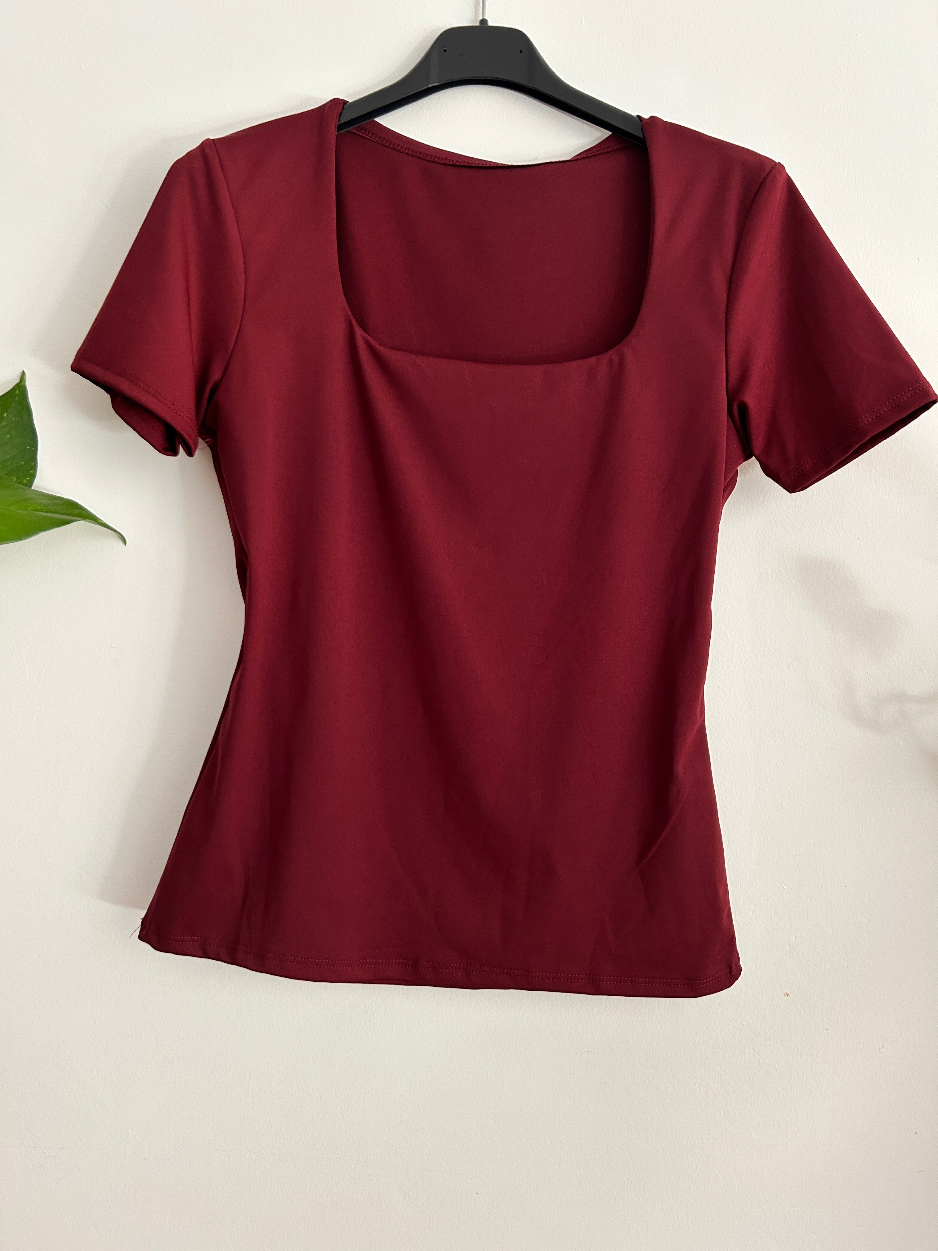 Camiseta Básica Premium de Manga Corta – Varios Colores ✨