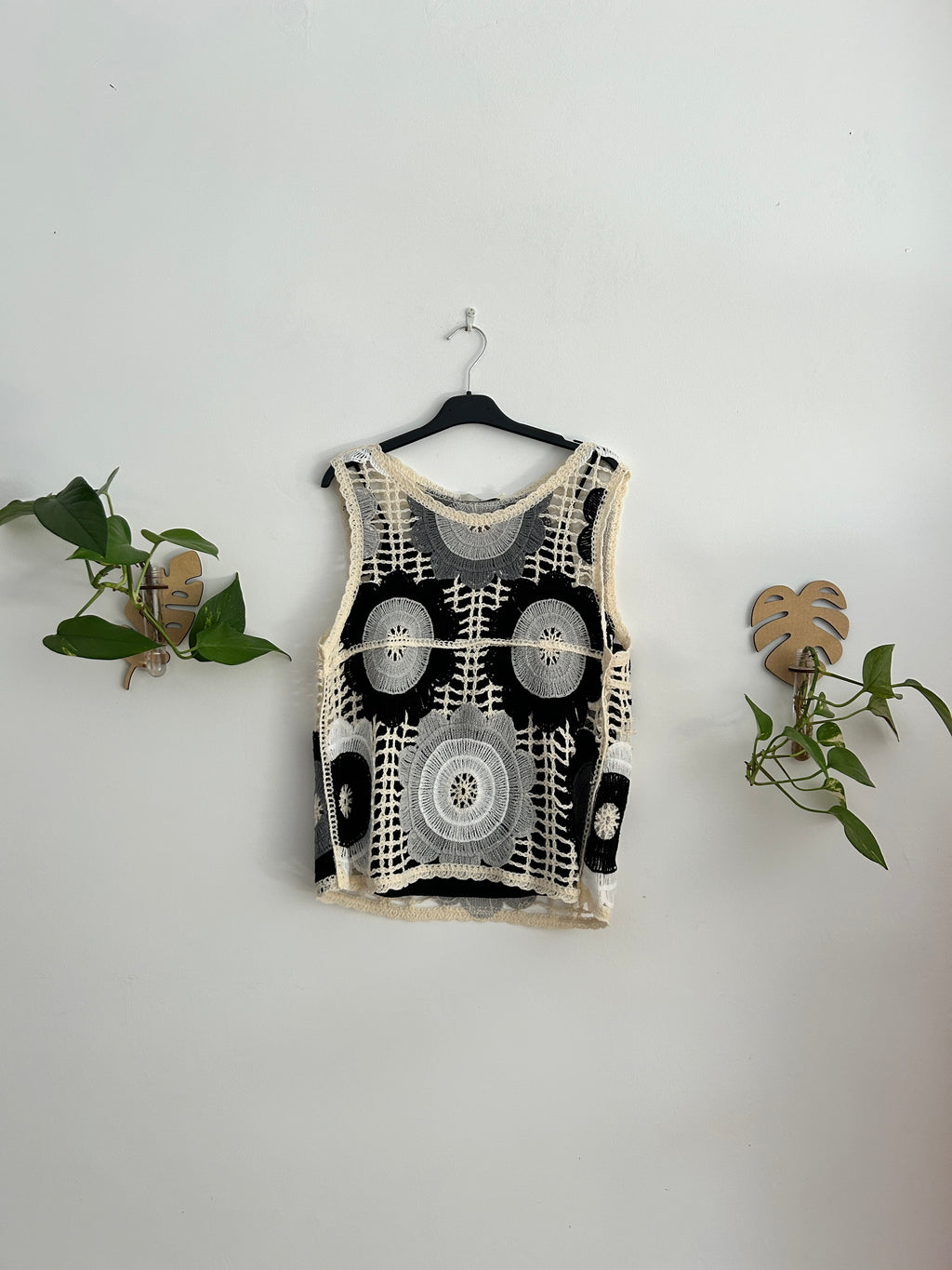 Chaleco Crochet Floral con Camiseta Básica de Tirantes – Varios Modelos 🌸✨