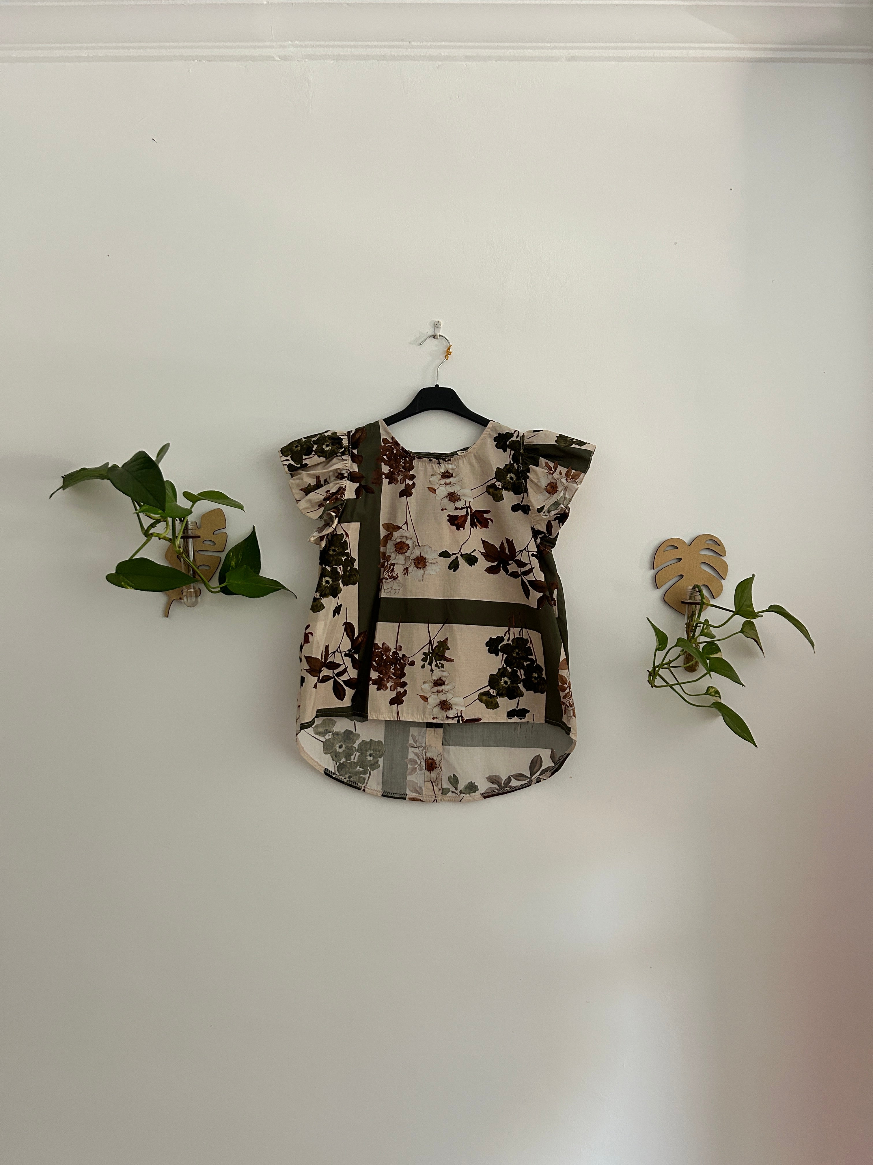 Blusa Floral con Volantes – Varios Colores 🌸
