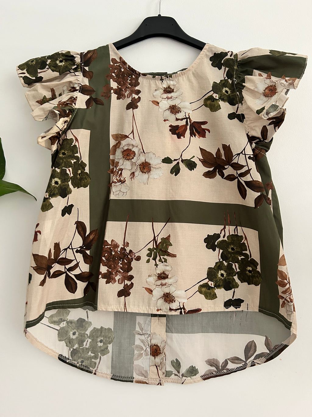 Blusa Floral con Volantes – Varios Colores 🌸