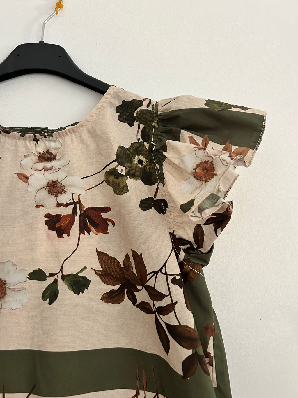 Blusa Floral con Volantes – Varios Colores 🌸