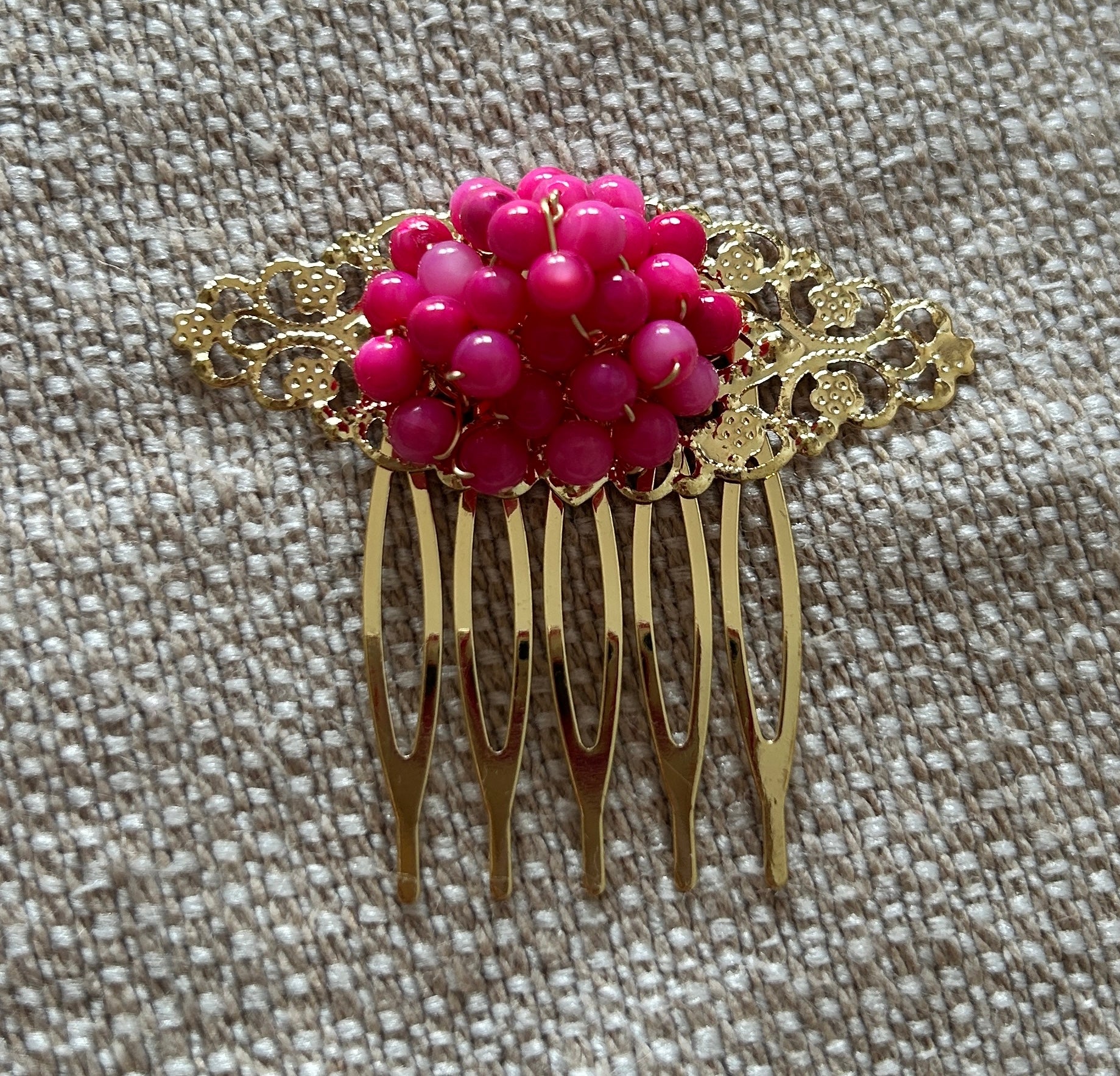 Peina Dorada con Pedrería Rosa Fucsia