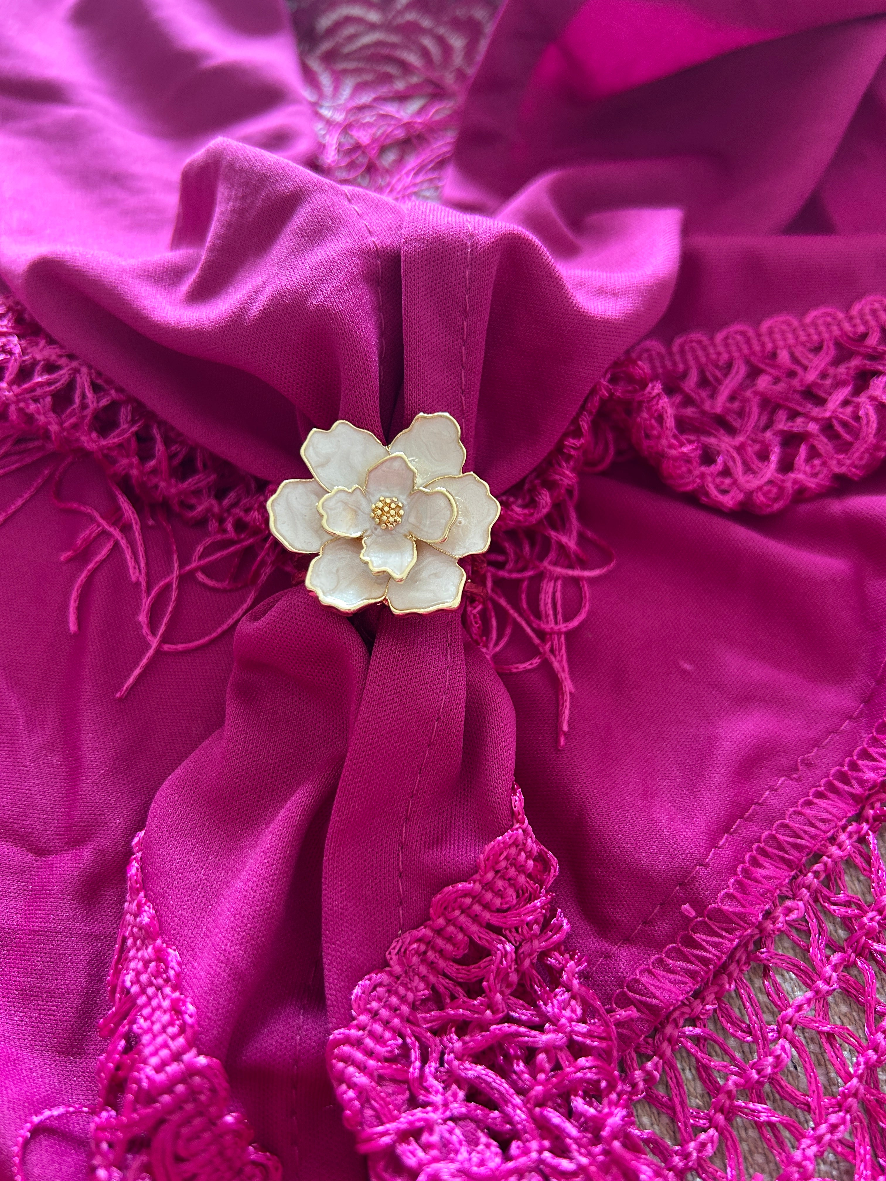 Anillo para Mantón con Flor Nacarada