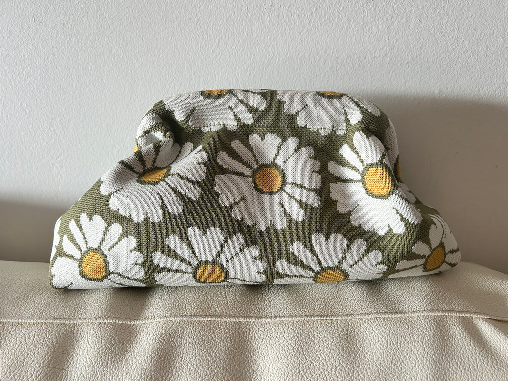 Bolso Clutch de Punto – Elegancia y Tendencia ✨