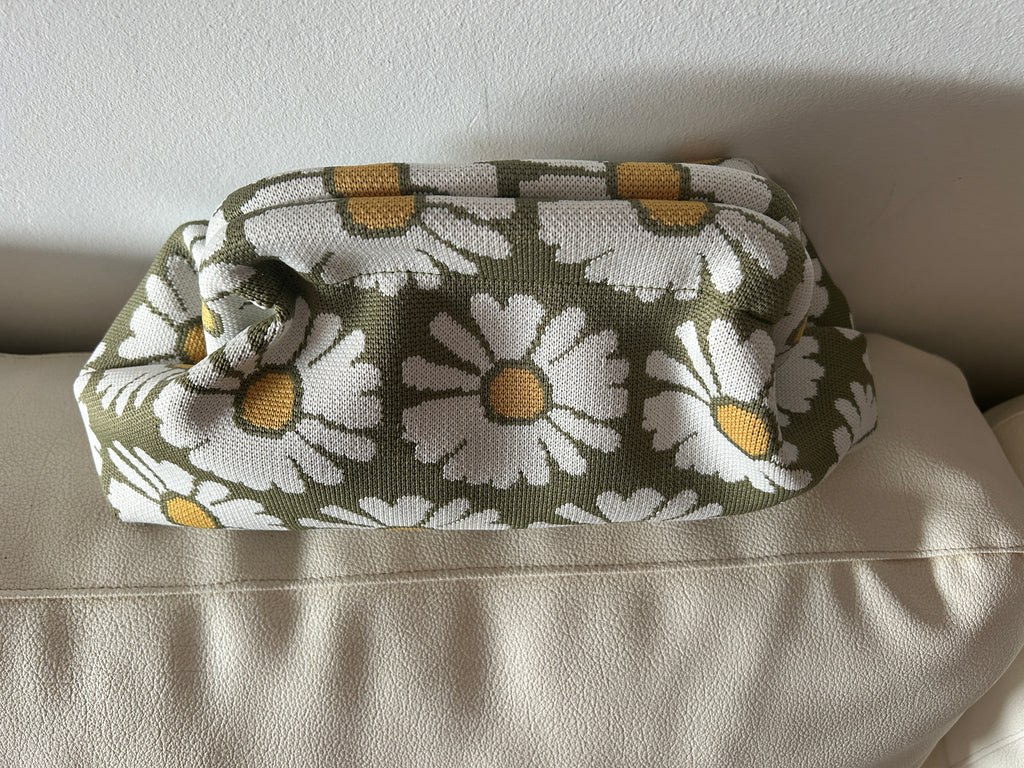 Bolso Clutch de Punto – Elegancia y Tendencia ✨