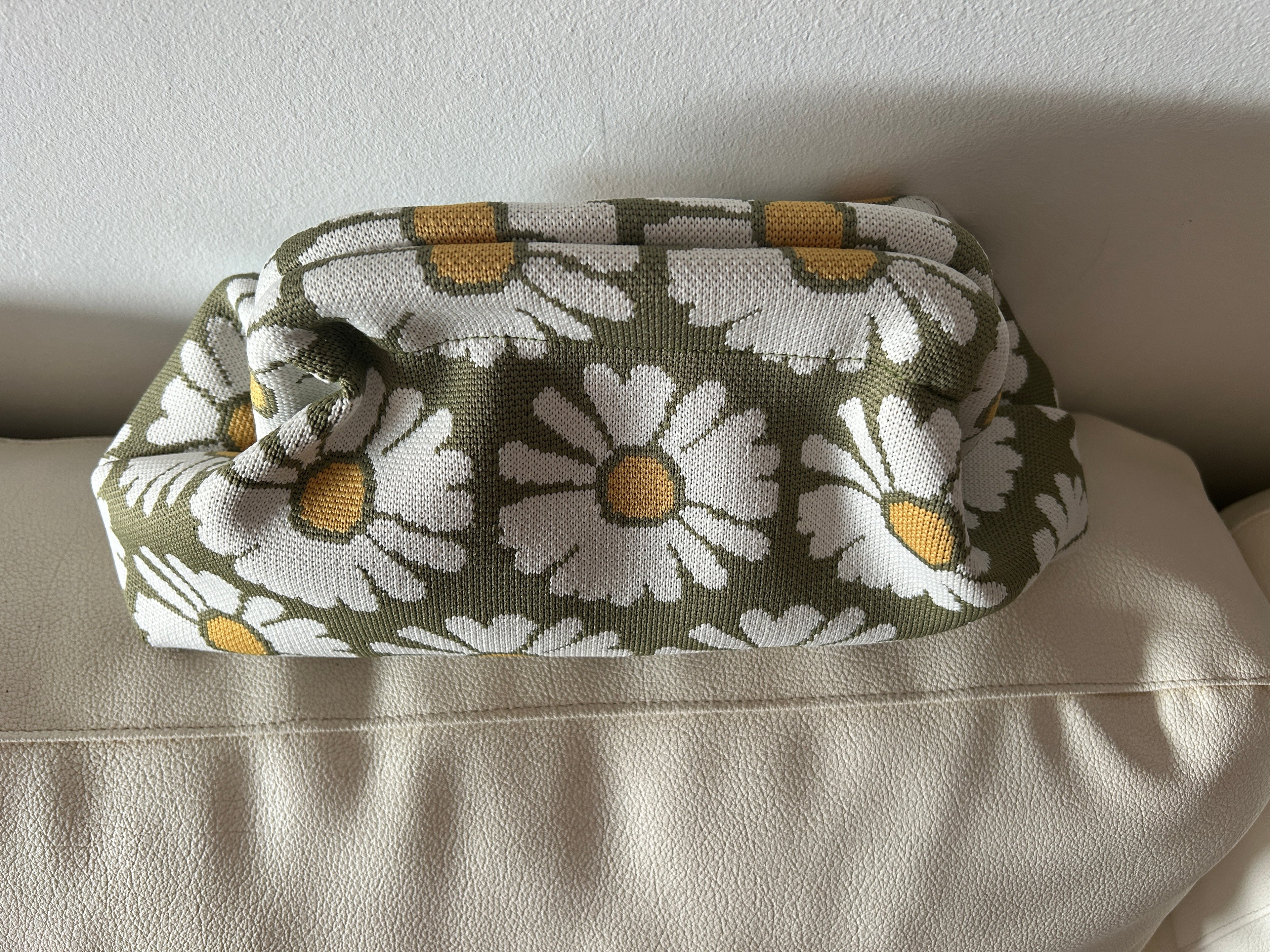 Bolso Clutch de Punto – Elegancia y Tendencia ✨