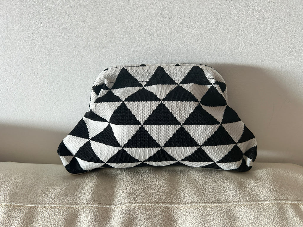 Bolso Clutch de Punto – Elegancia y Tendencia ✨