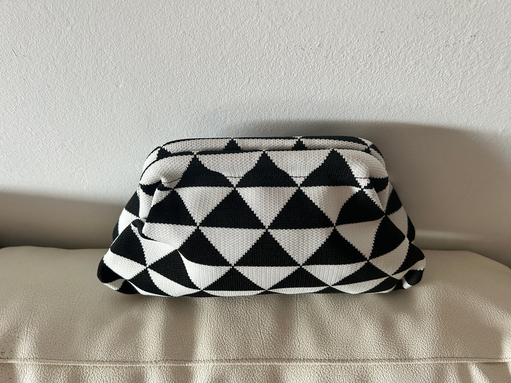 Bolso Clutch de Punto – Elegancia y Tendencia ✨