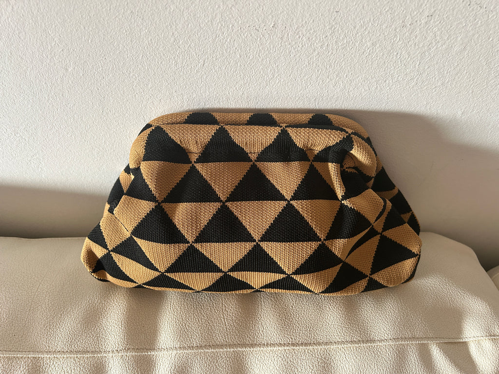 Bolso Clutch de Punto – Elegancia y Tendencia ✨