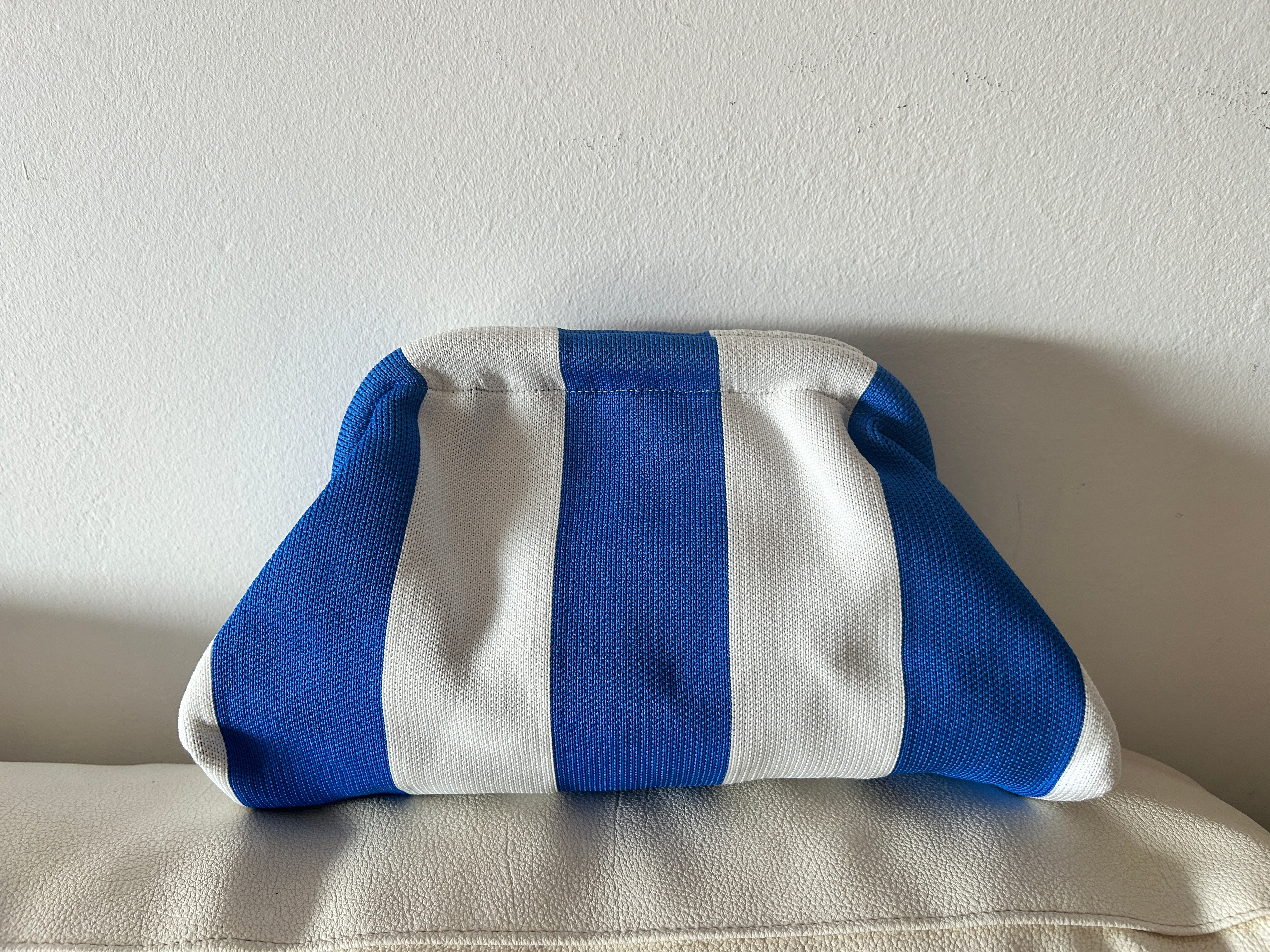 Bolso Clutch de Punto – Elegancia y Tendencia ✨