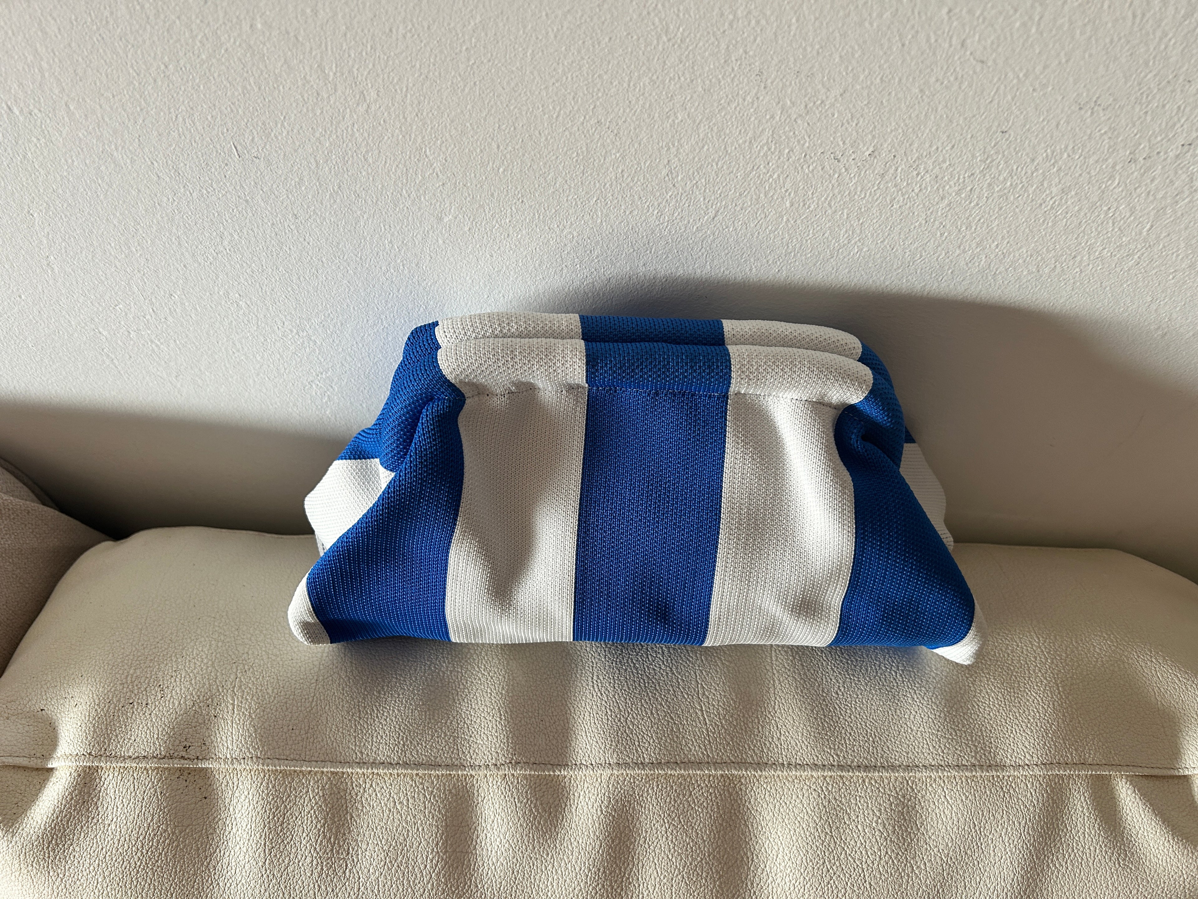 Bolso Clutch de Punto – Elegancia y Tendencia ✨