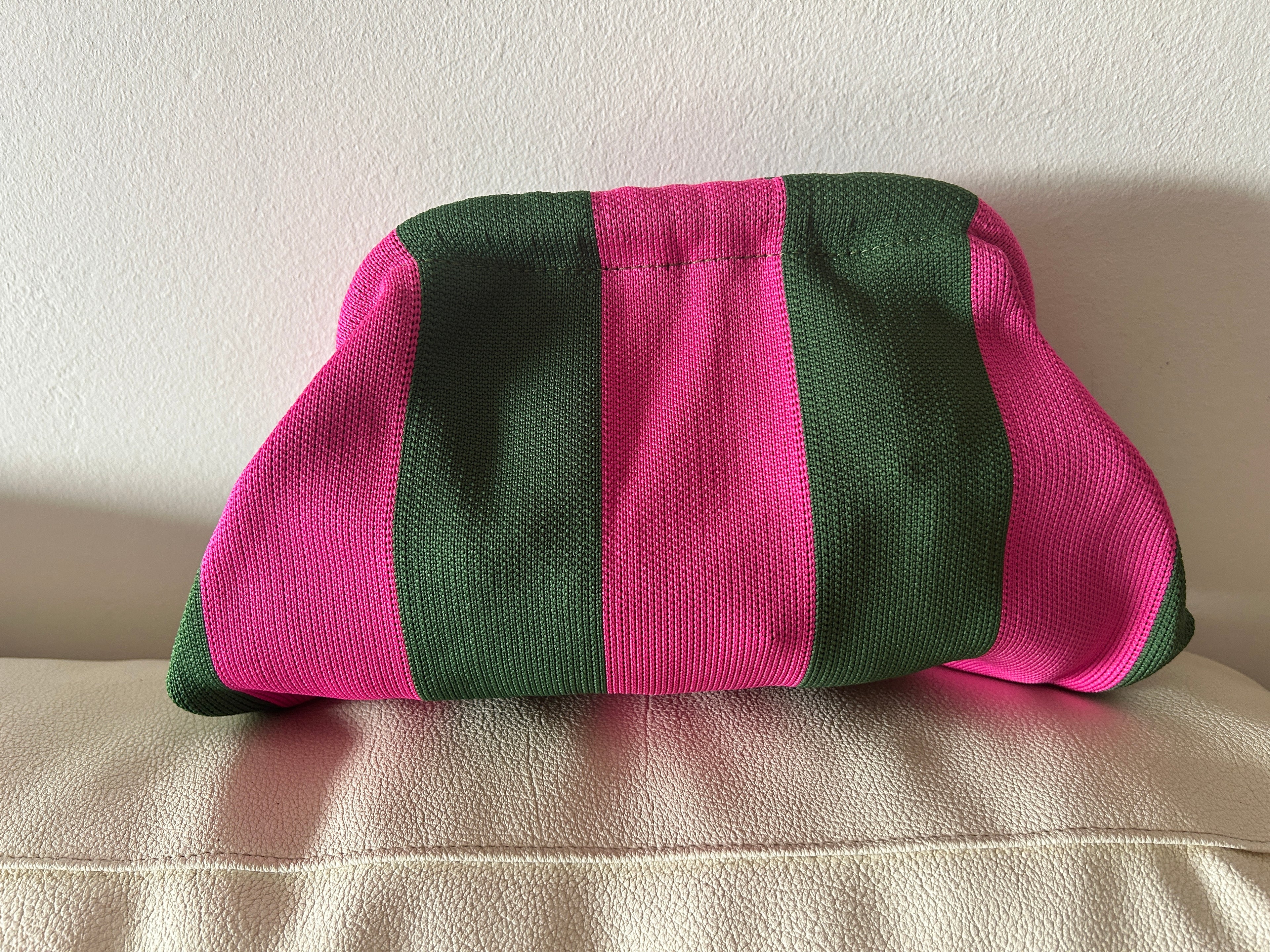 Bolso Clutch de Punto – Elegancia y Tendencia ✨
