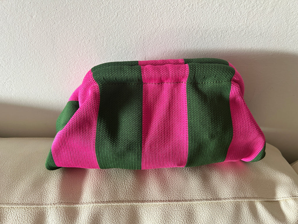 Bolso Clutch de Punto – Elegancia y Tendencia ✨