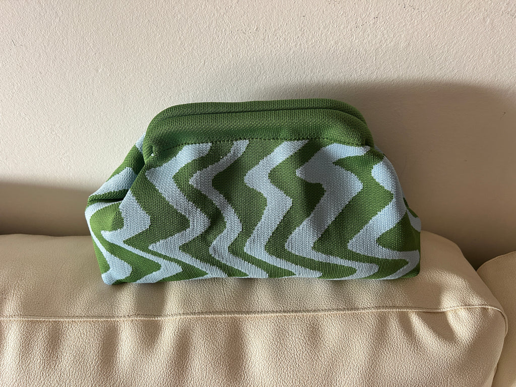Bolso Clutch de Punto – Elegancia y Tendencia ✨