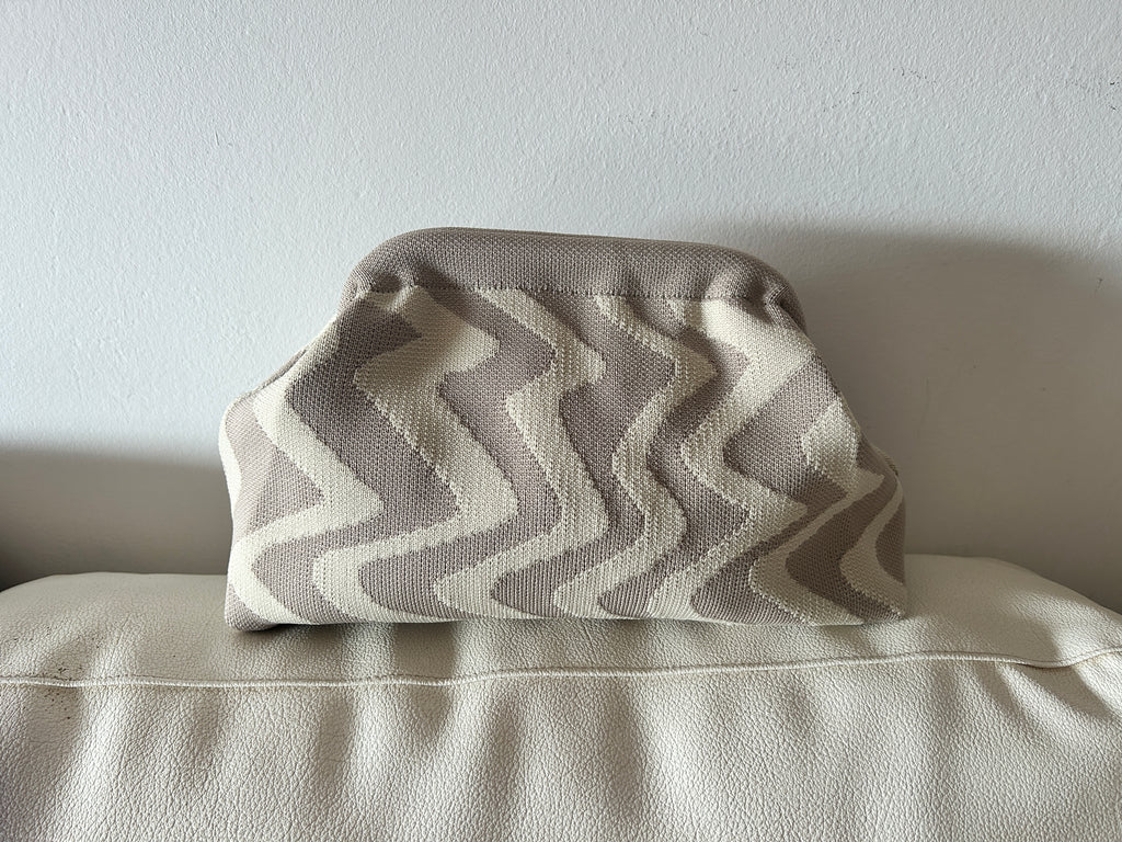 Bolso Clutch de Punto – Elegancia y Tendencia ✨