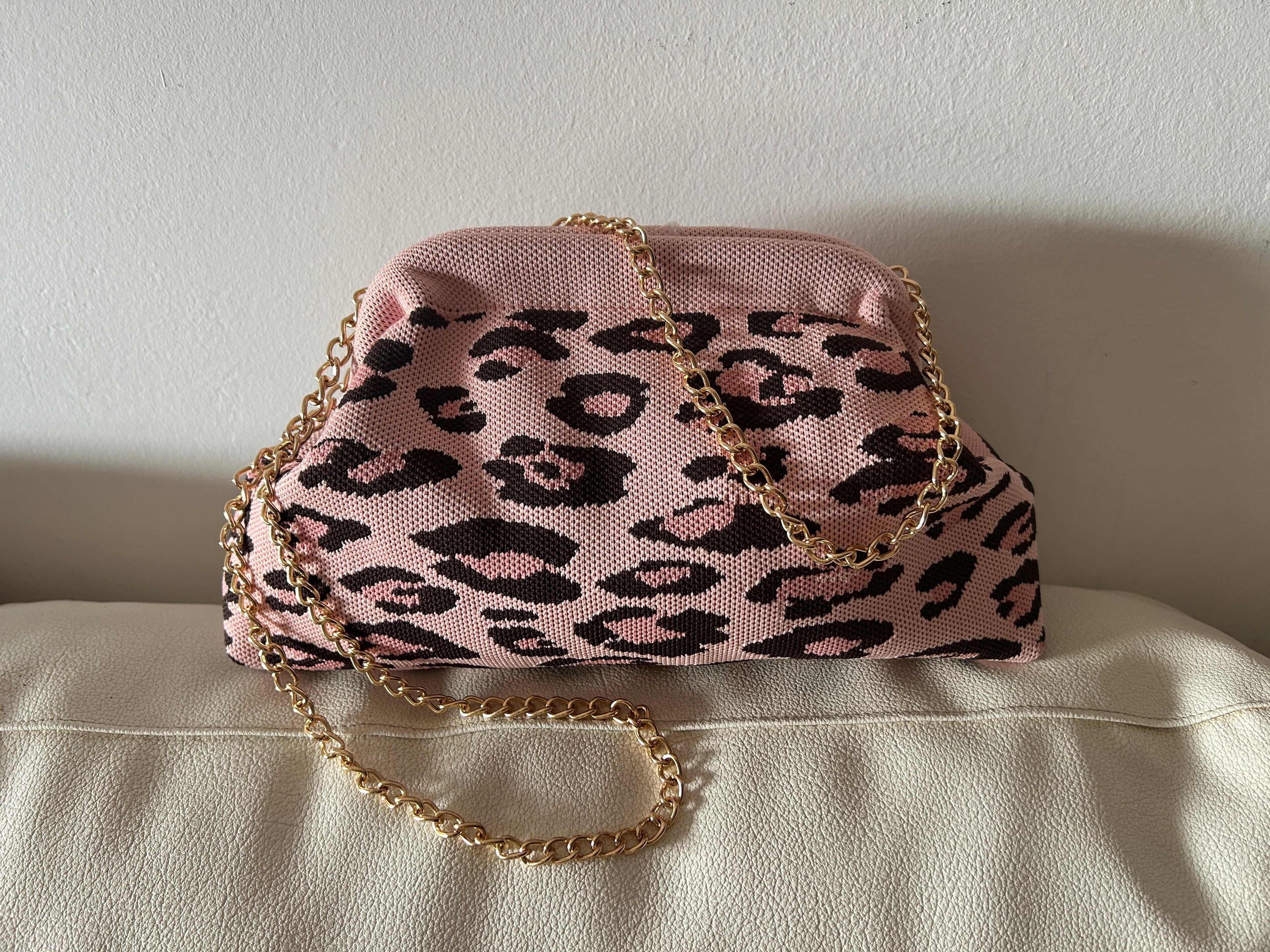Bolso Clutch de Punto – Elegancia y Tendencia ✨