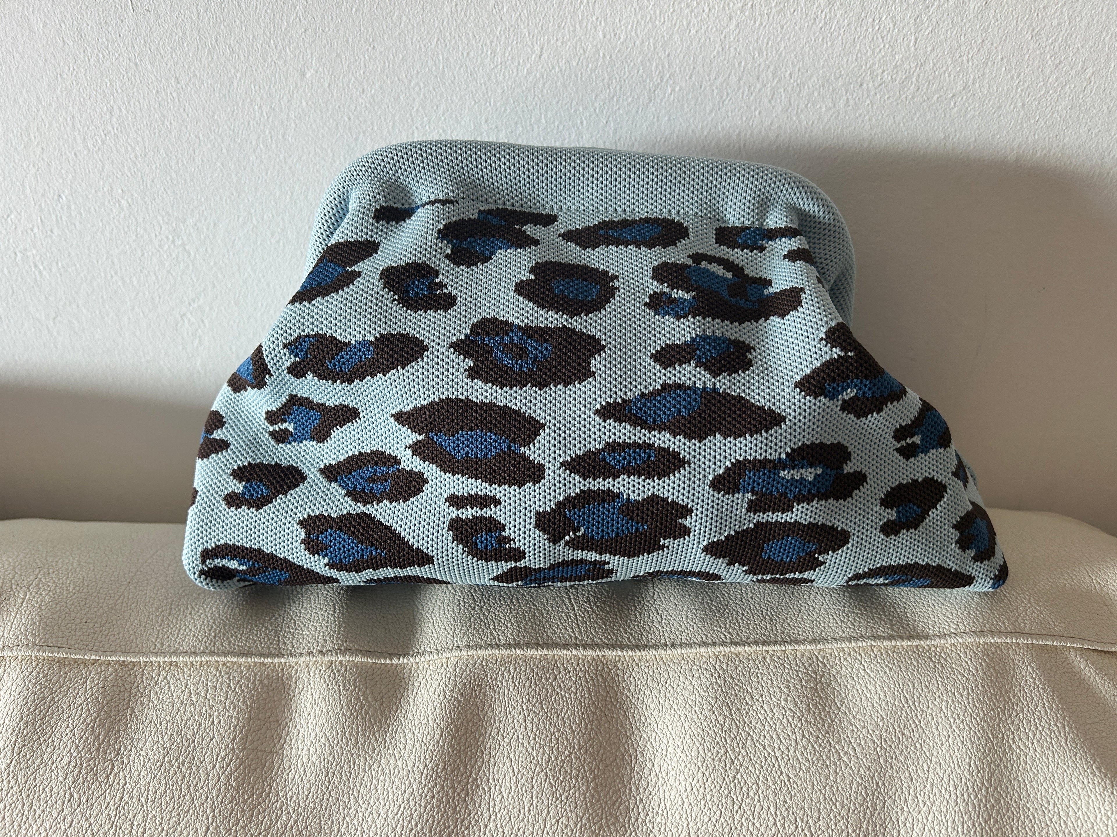 Bolso Clutch de Punto – Elegancia y Tendencia ✨