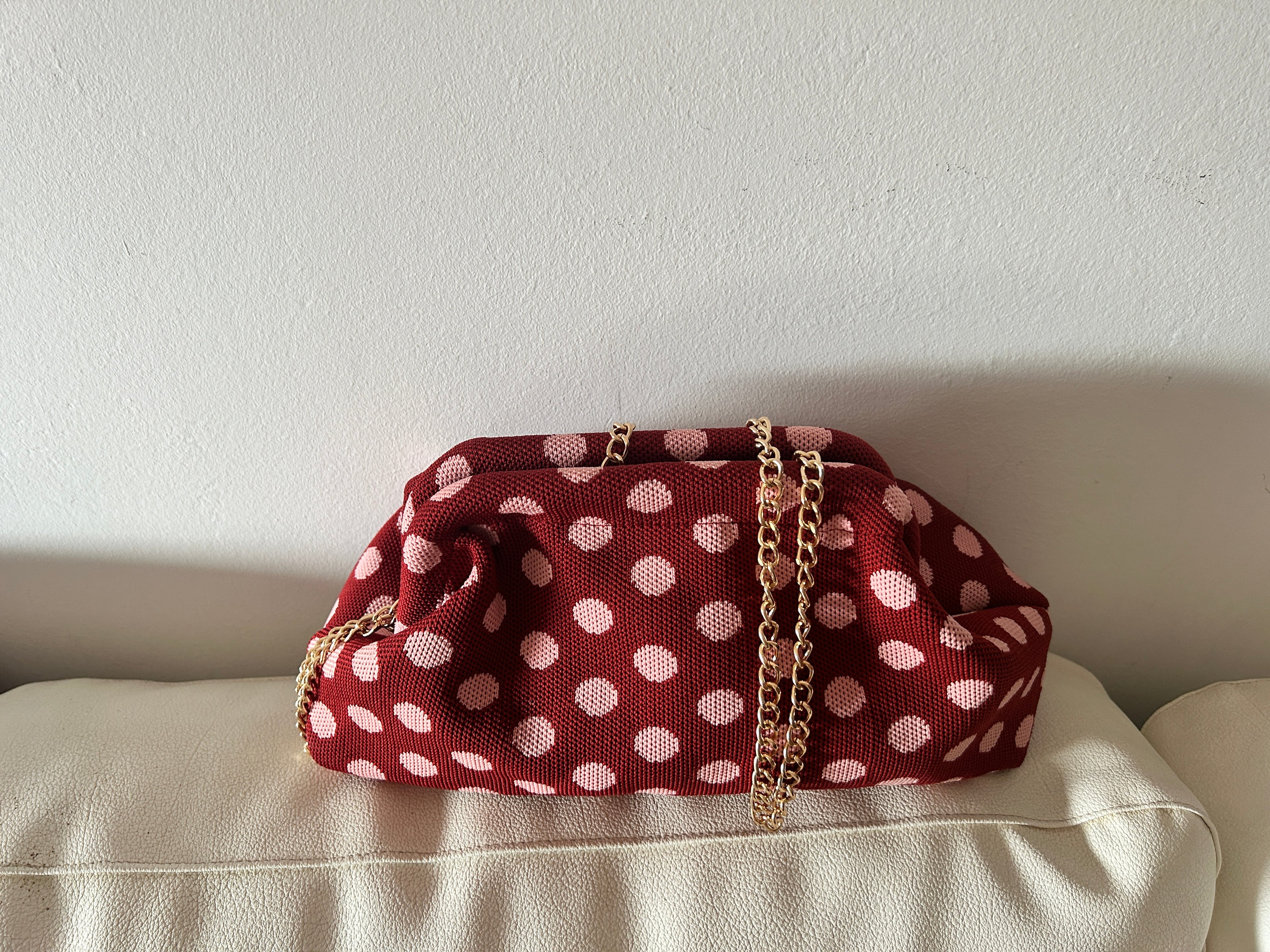 Bolso Clutch de Punto – Elegancia y Tendencia ✨