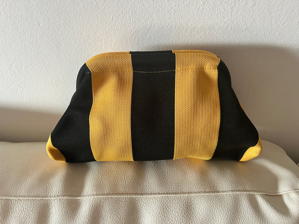 Bolso Clutch de Punto – Elegancia y Tendencia ✨