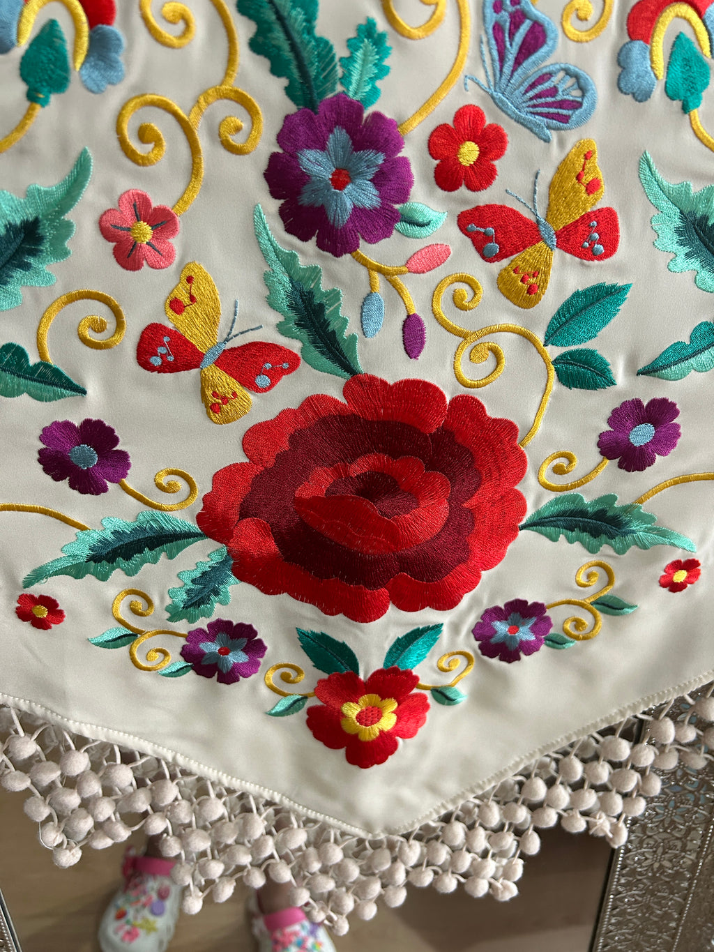 🌹✨ Hermoso Mantón Bordado Floral ✨🌹